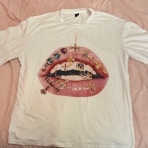 Graphic Lip & Jewel Print White Tee